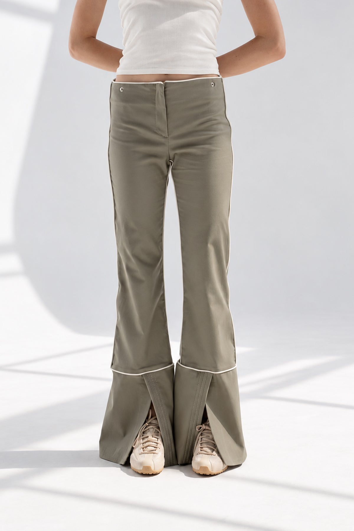 JEU CARRÉ – TROUSERS
