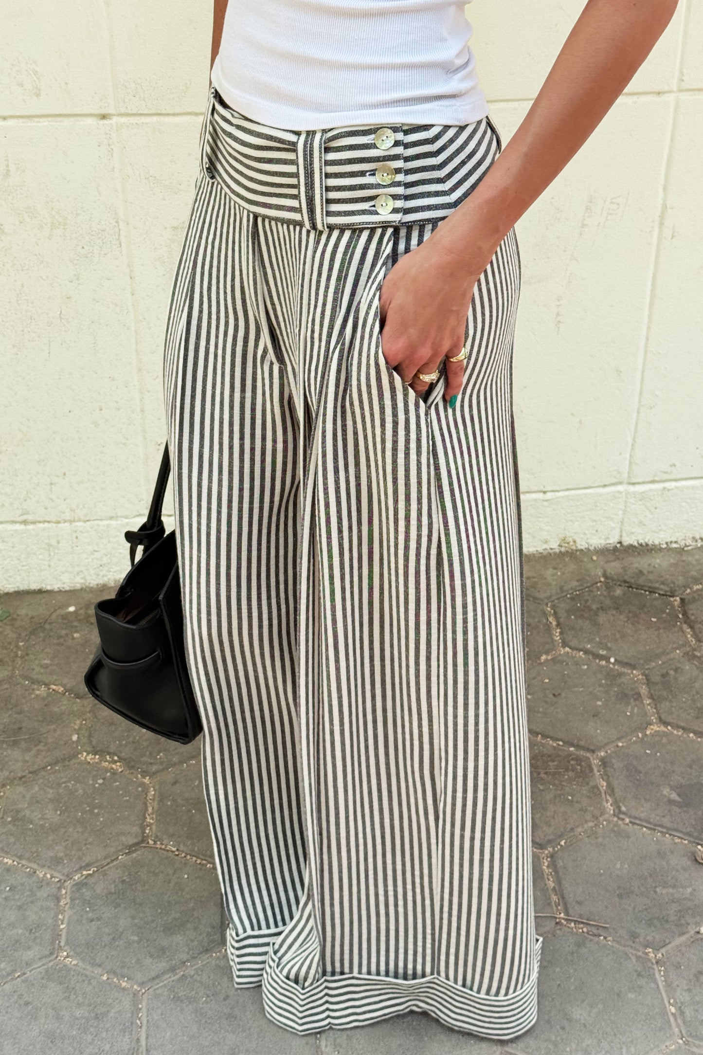 RESORTING PANTS – STRIPED LINEN