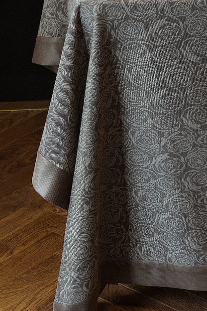 BEIGE PLUME TABLE CLOTH