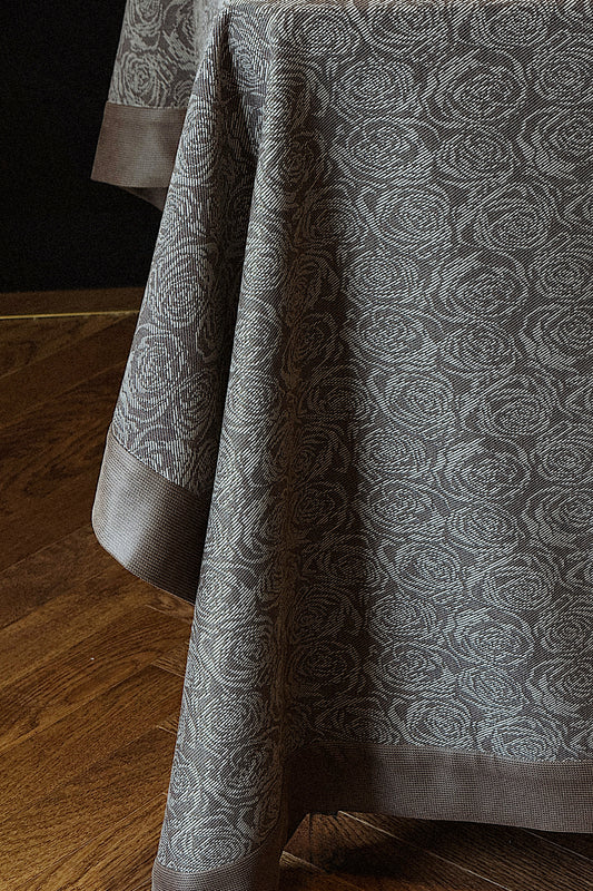 BEIGE PLUME TABLE CLOTH