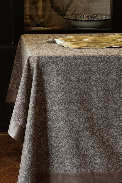 BEIGE PLUME TABLE CLOTH